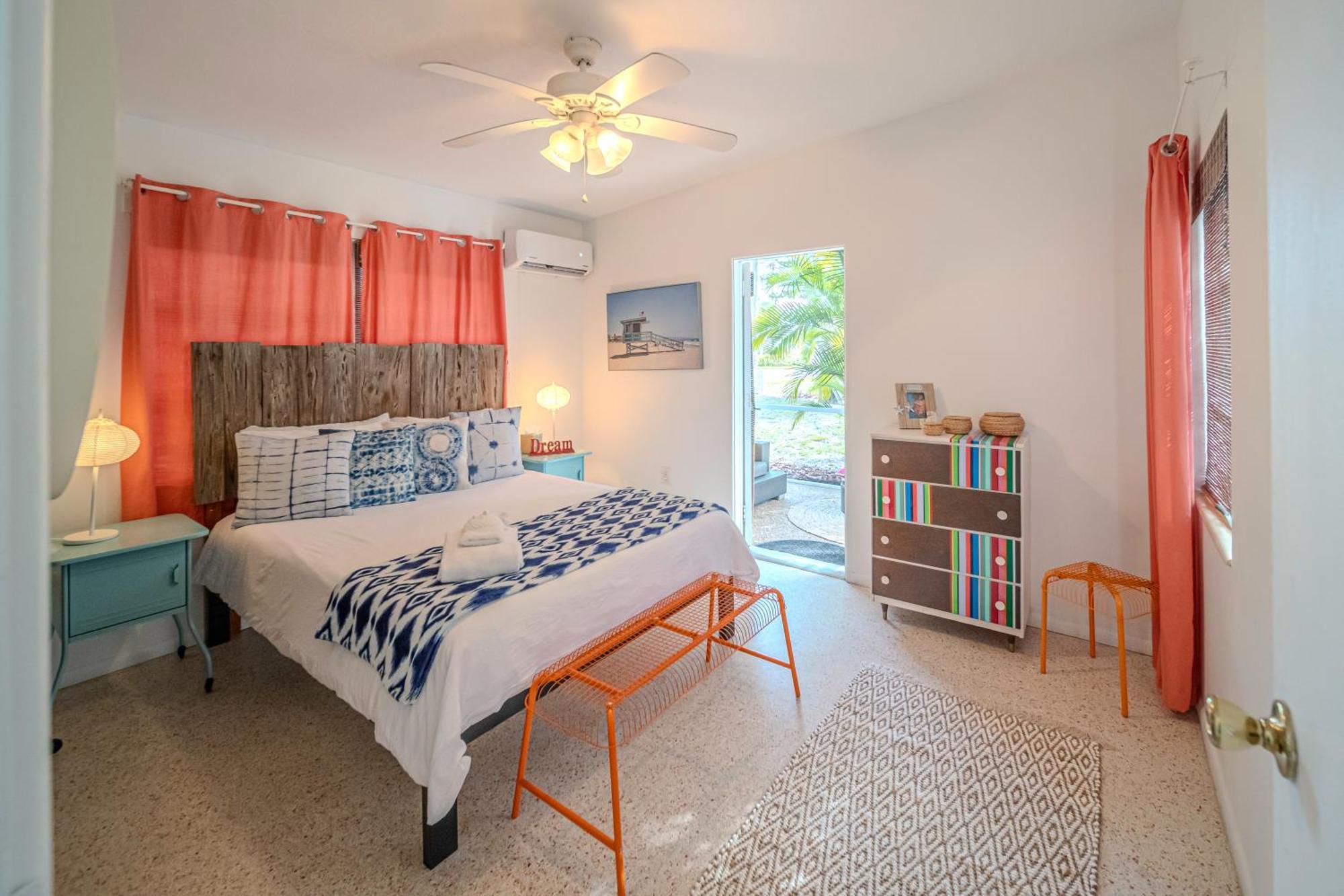 Hébergement de vacances Fantastic Island House 1 Mile To The With Heated Pool