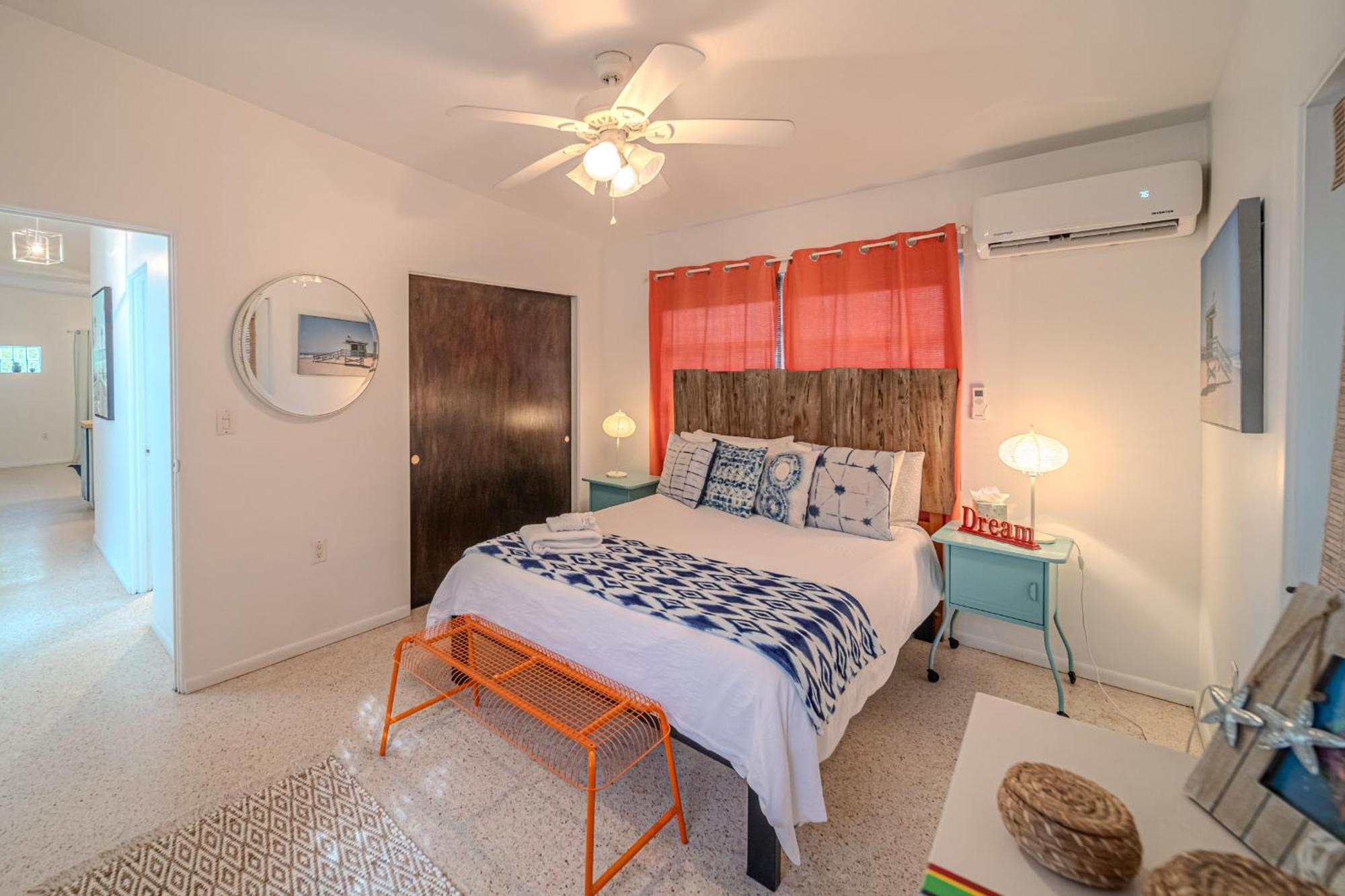 Hébergement de vacances Fantastic Island House 1 Mile To The With Heated Pool